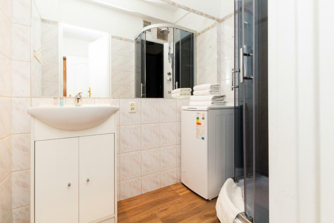 Apartments Gdansk Dworska By Noclegi Renters מראה חיצוני תמונה